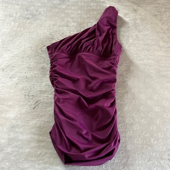 J. Crew Twisted One-Shoulder Ruched One-Piece Swimsuit‎ Purple Size 4 - Picture 1 of 13